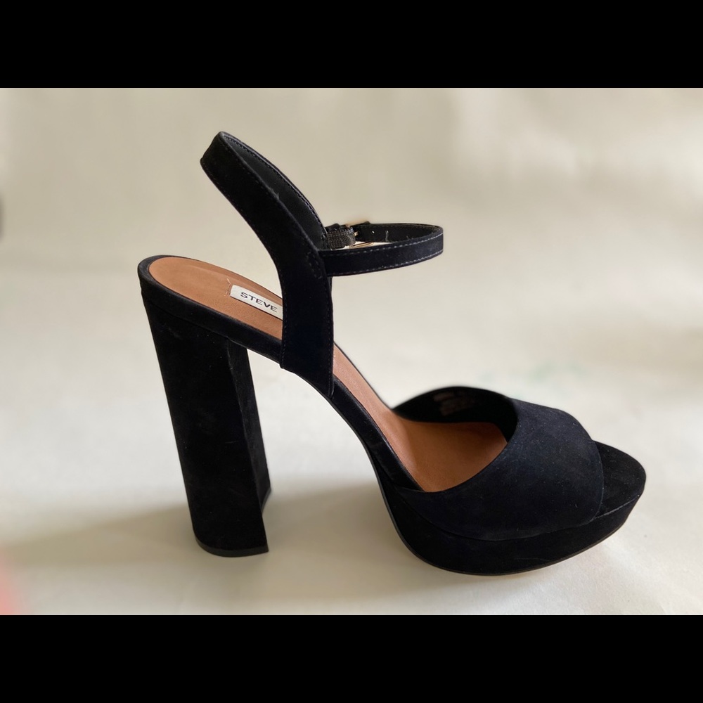 Suede Steve Madden Pumps